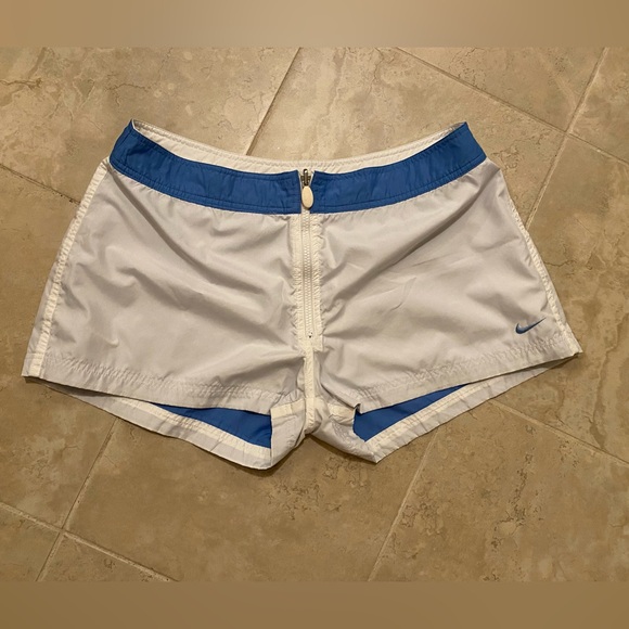 Nike reversible shorts (runs smaller than size in tag) - Picture 3 of 10